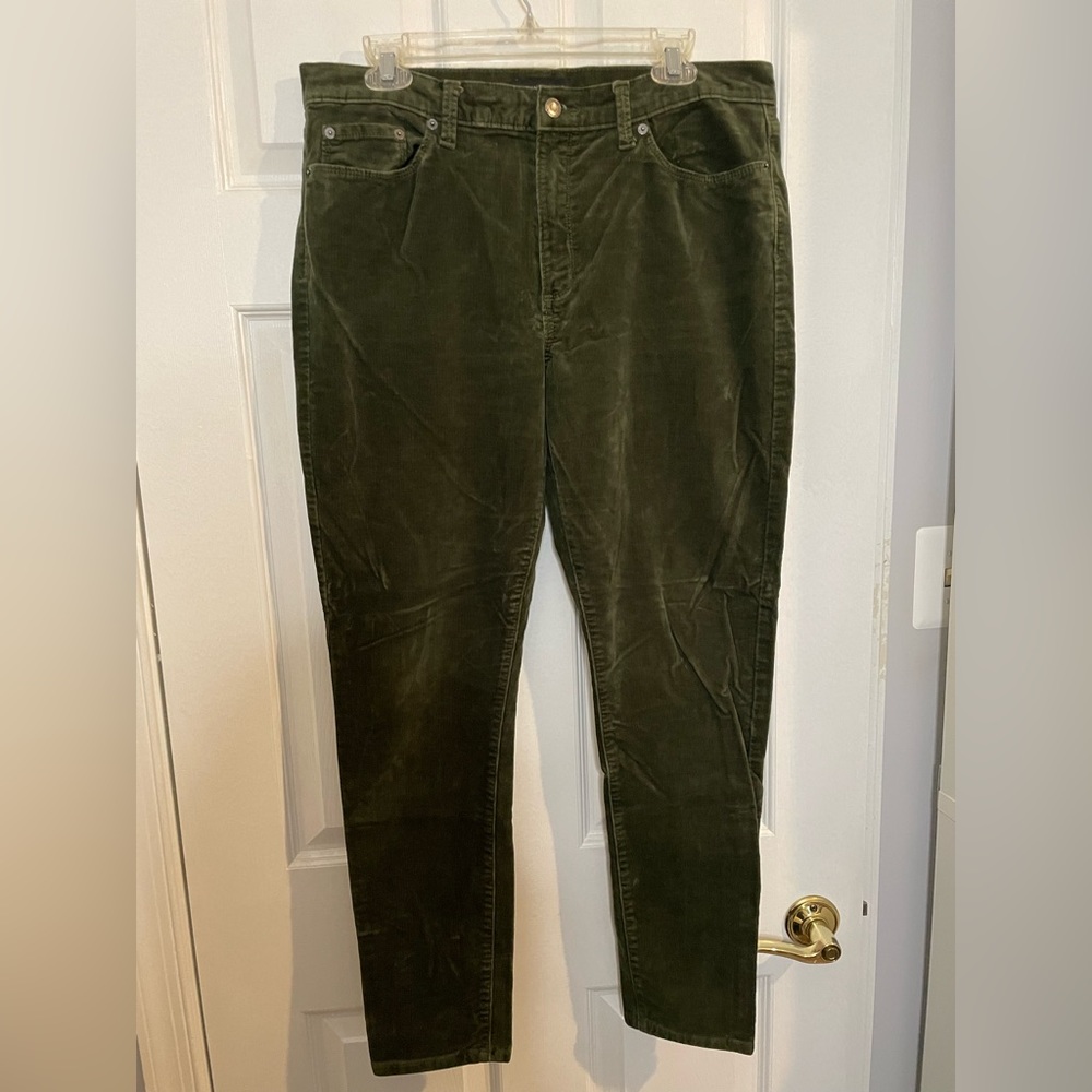 Banana Republic skinny fit green corduroy pant - size 14